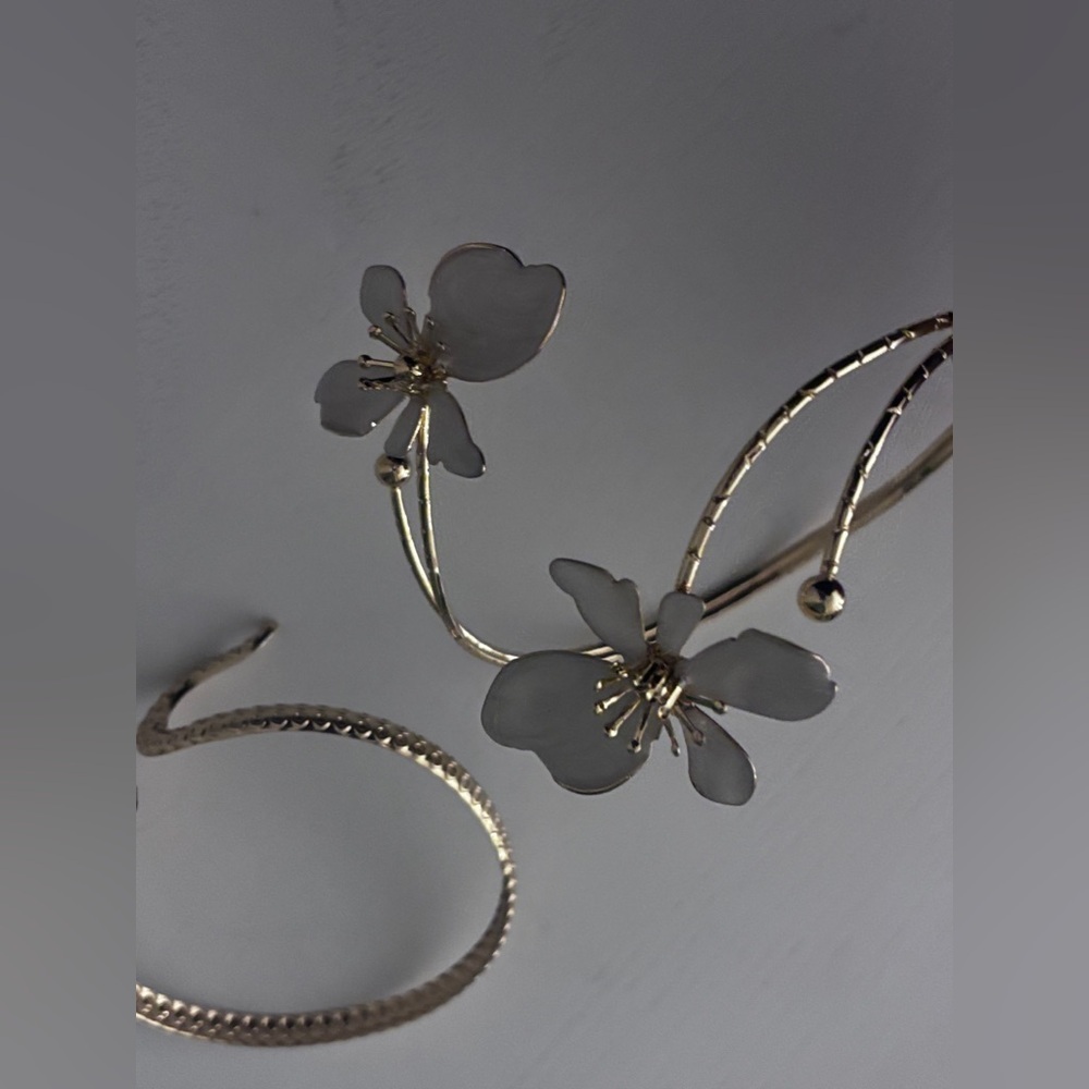 3/20$ Gold Women's Arm Cuffs Tenticle and Floral